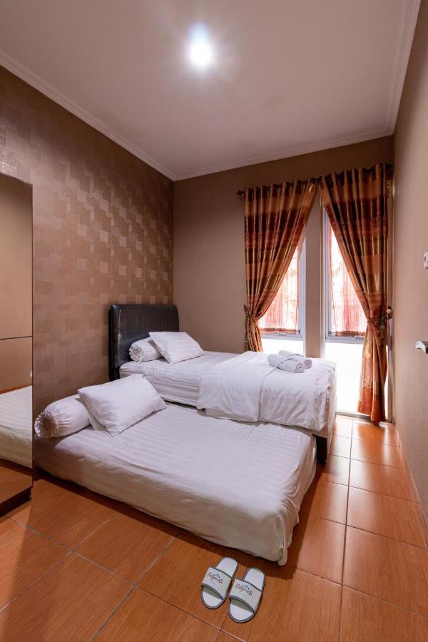 Spacious, White-Villa Belgareti @Kiara Condong Bandung Zewnętrze zdjęcie